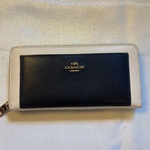 NWOT Coach wallet